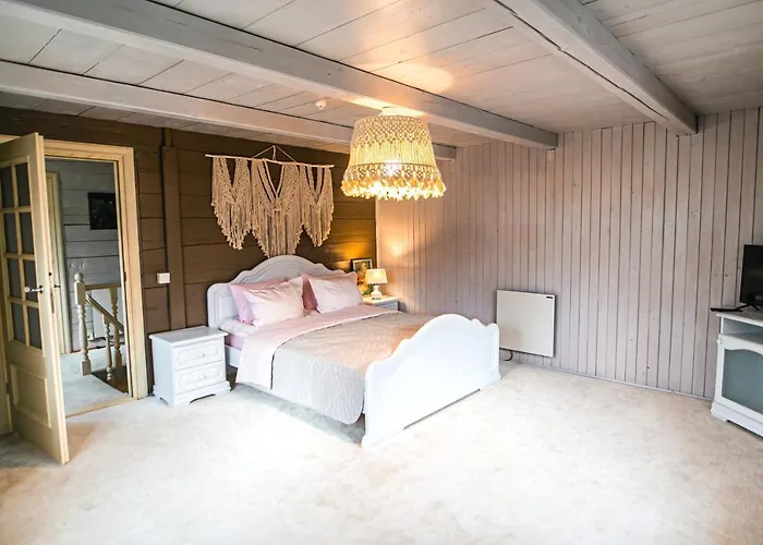 у марка Holiday home